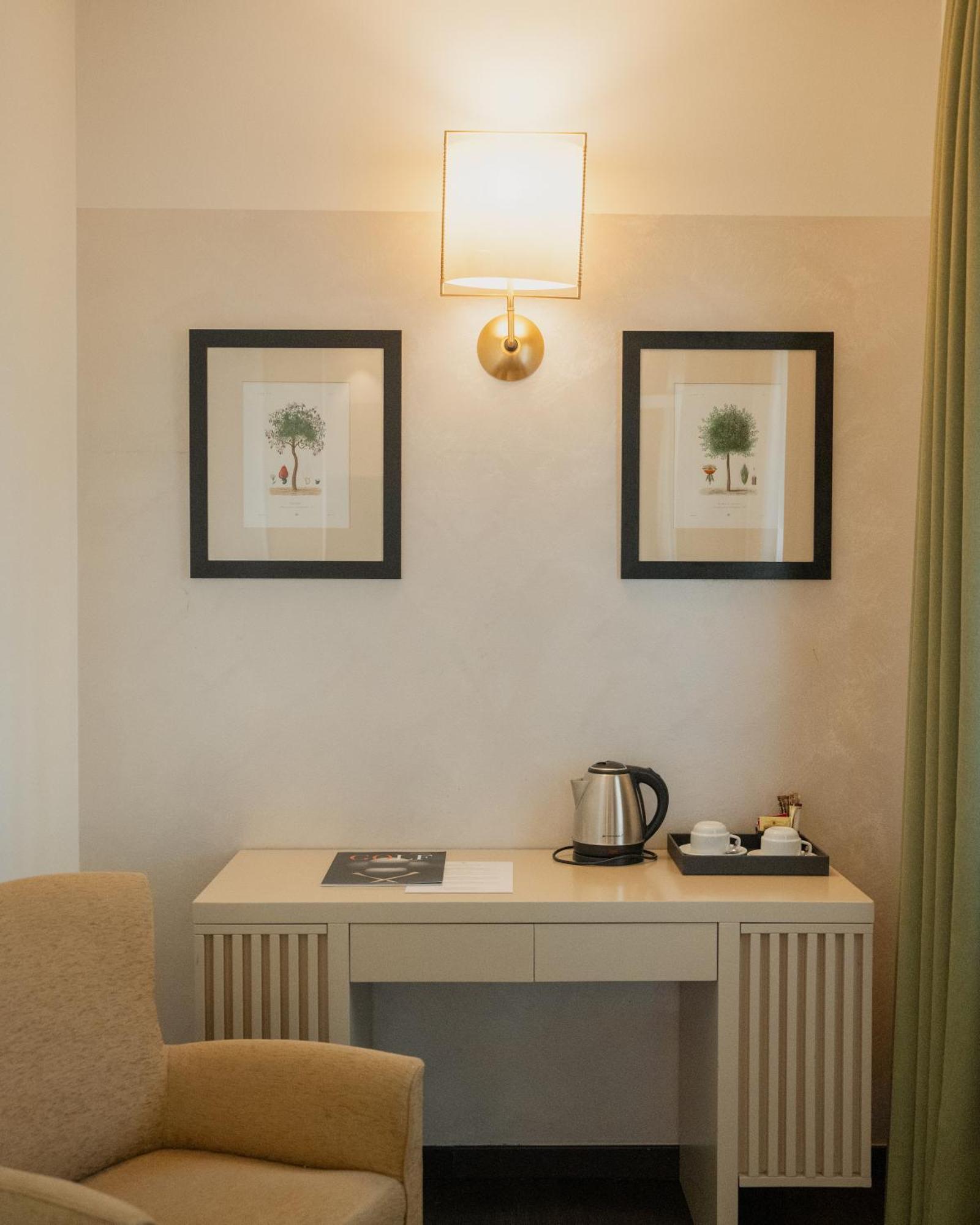 Hotel Piccola Vela Desenzano del Garda Ngoại thất bức ảnh